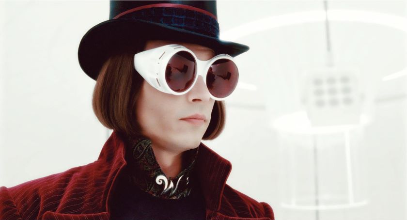 Charlie and the Chocolate Factory Picture 17, Movie medium shot of Johnny Depp as Willy Wonka, wearing goggles. 